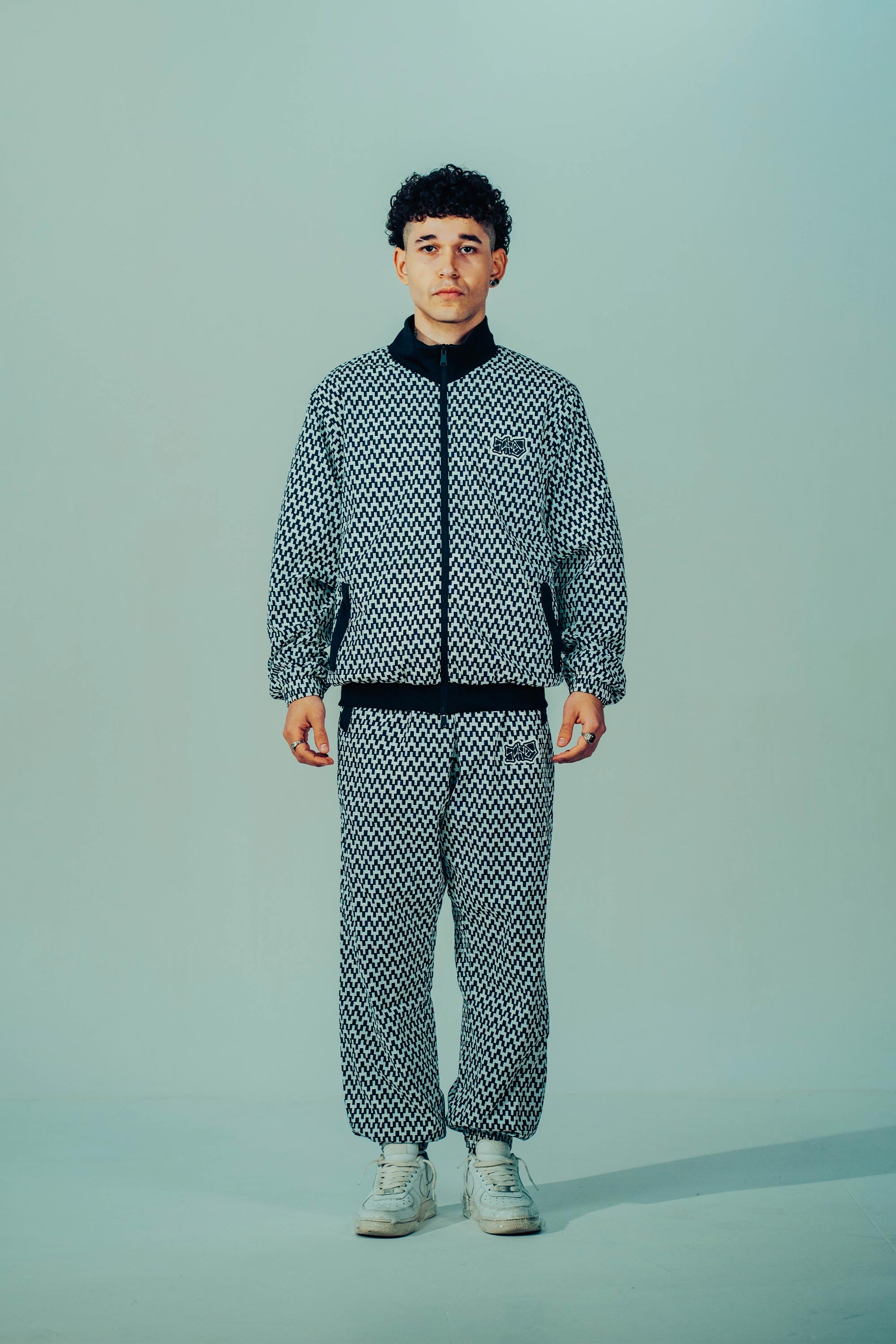 NYLON CHEVRON TRACKPANTS MASTERPIECE
